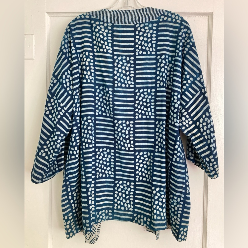Blue and White Patterned Kimono Cardigan - Picture 2 of 6